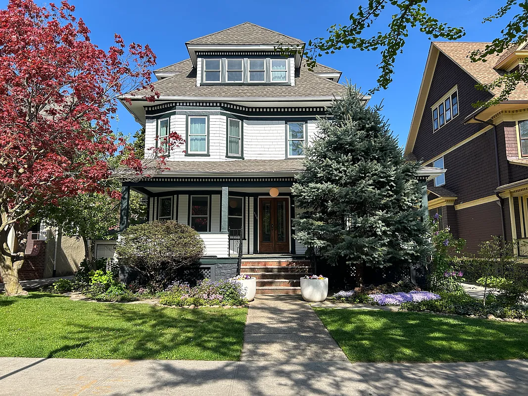 brooklyn open house - standalone house with a porch