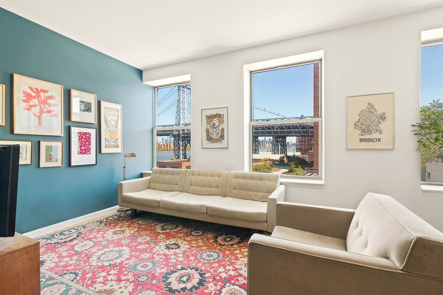 williamsburg - living room with view of bridge