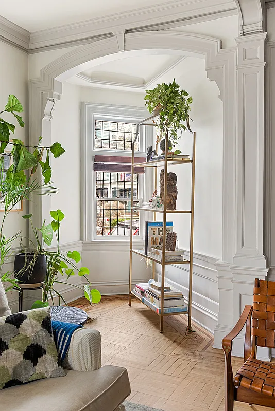 windowed nook in the living room